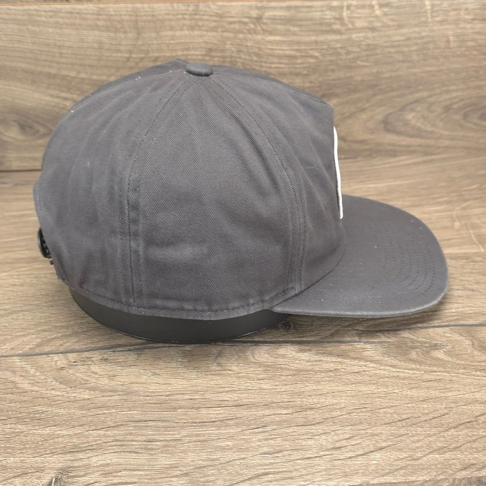 Burton Hat Cap Snap Back Gray Mens Snowboard Outdoor Skateboard Streetwear